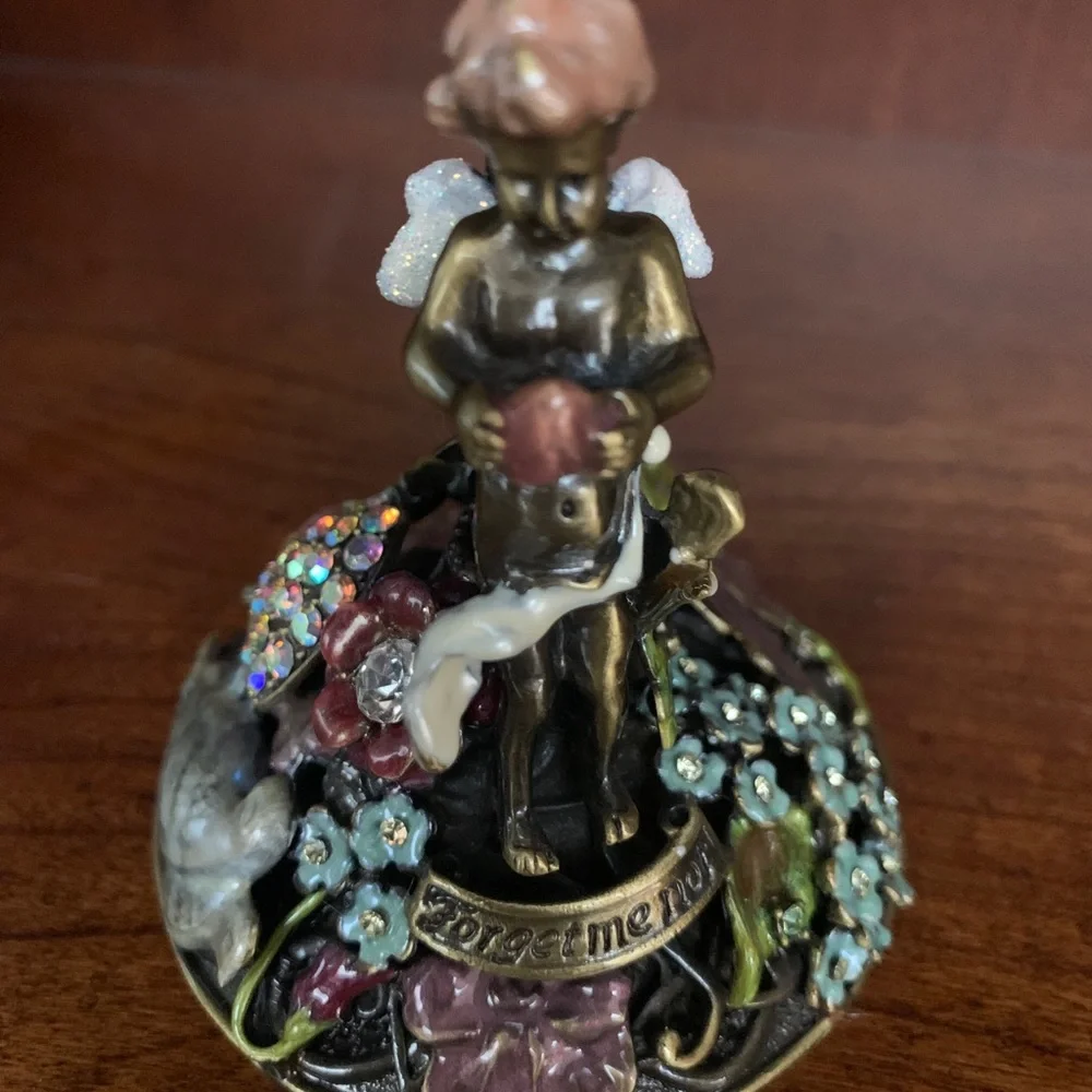 Kirks Folly forget-me-not angel gem-studded goblet. Rare, collectible.❣️ - Picture 7 of 12